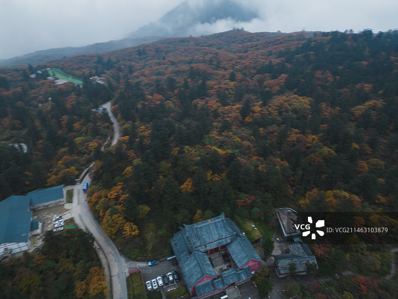 峨眉山雷洞坪航拍景观图片素材
