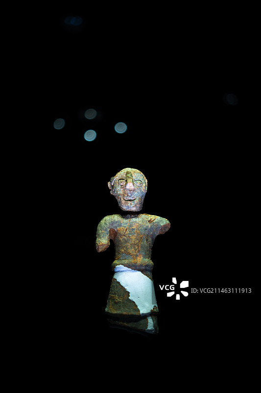 三星堆铜立人图片素材