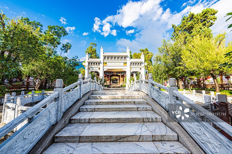 大理古城文庙里的棂星门图片素材