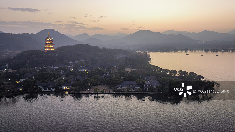 雷峰塔西子宾馆侧向图片素材