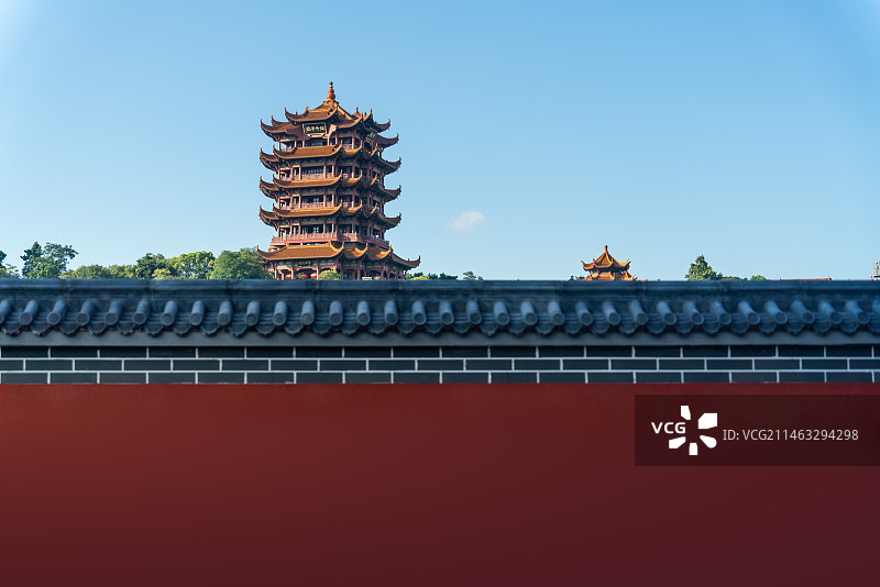 武汉黄鹤楼与红墙图片素材