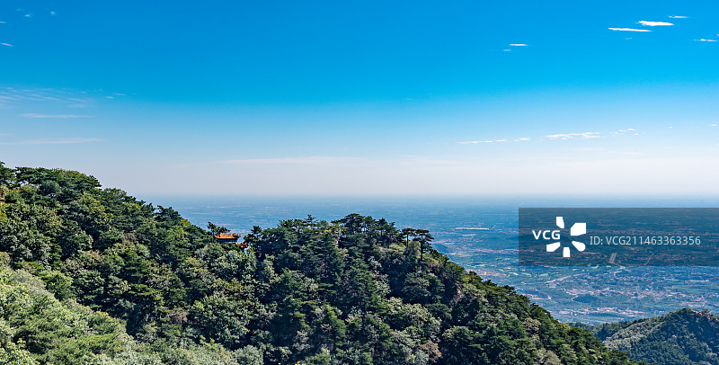 天津盘山风景区山顶鸟瞰南天门阁楼图片素材