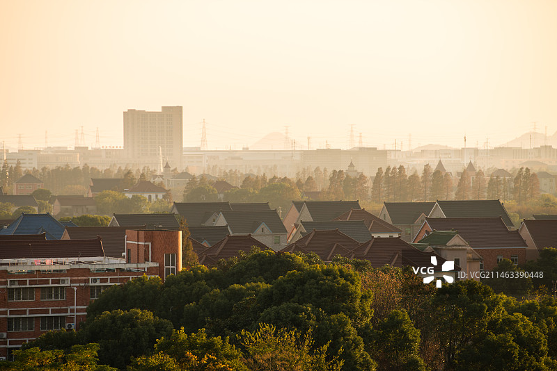 浙江嘉兴市海盐县，海边小城的昏与昼图片素材