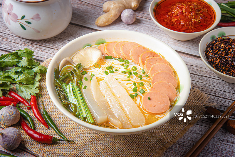 酸萝卜特色米线图片素材