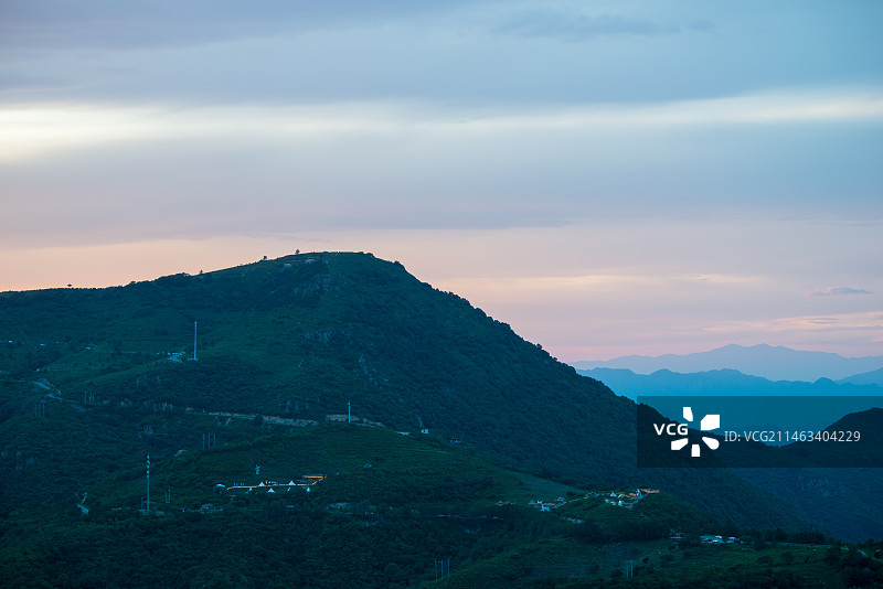 北京西山风景区，从七王坟到阳台山顶，北萝卜尖看落日图片素材