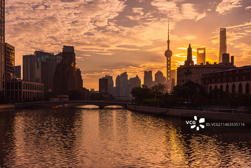 上海外滩日出景色图片素材