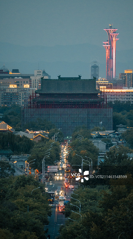 北京中轴线夜景-从 地安门外大街 到  鼓楼  再远眺  奥林匹克塔。图片素材