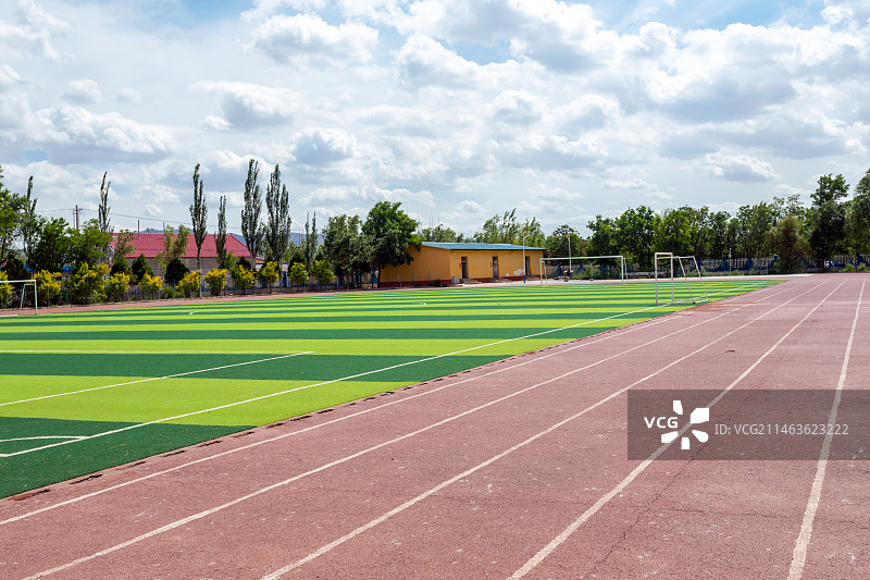 宁夏吴忠同心县王团中学体育场运动场图片素材