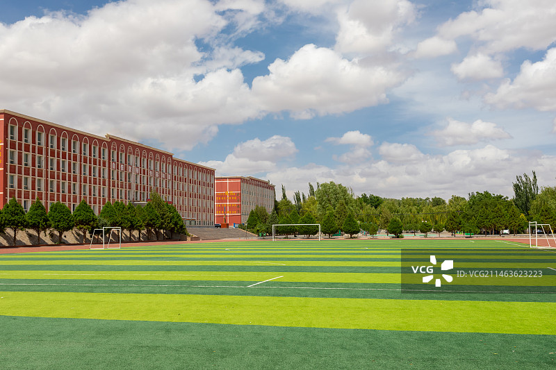 宁夏吴忠同心县王团中学体育场运动场图片素材