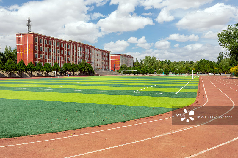 宁夏吴忠同心县王团中学体育场运动场图片素材
