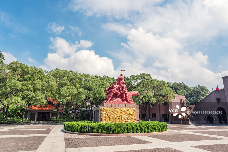 广东省东莞市虎门林则徐纪念馆的英雄雕像图片素材