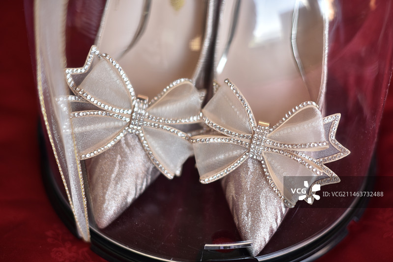 白色高跟鞋  婚鞋图片素材