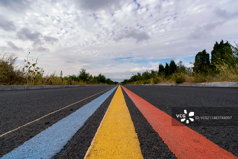 大连泊霞湾公园的彩虹道路图片素材