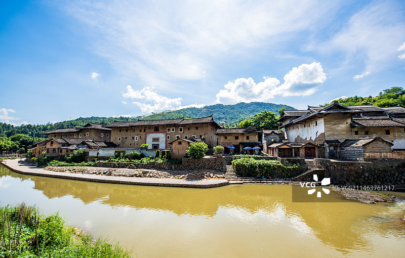 福建龙岩永定洪坑土楼图片素材