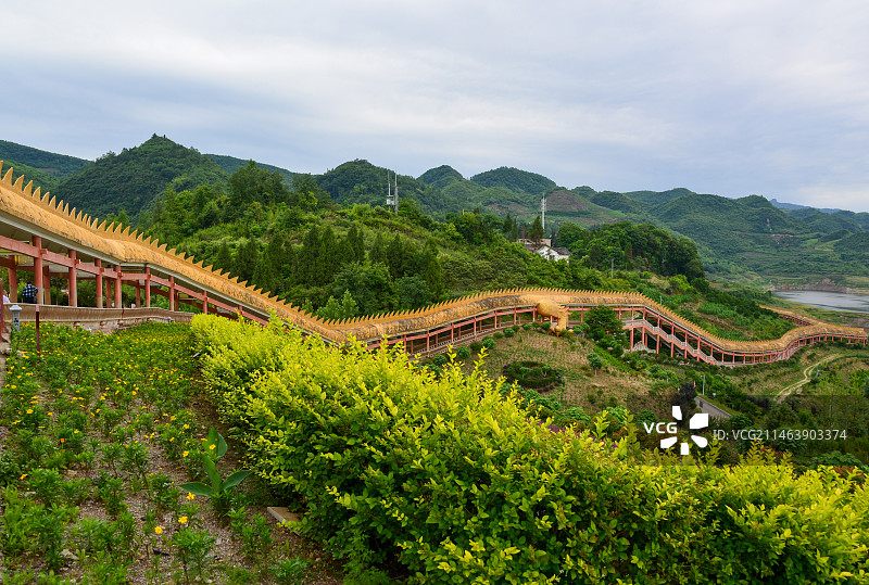 贵州省遵义市余庆县飞龙湖景区，飞龙雕塑图片素材