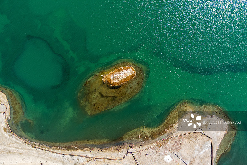 俯瞰喀拉库勒湖一隅图片素材