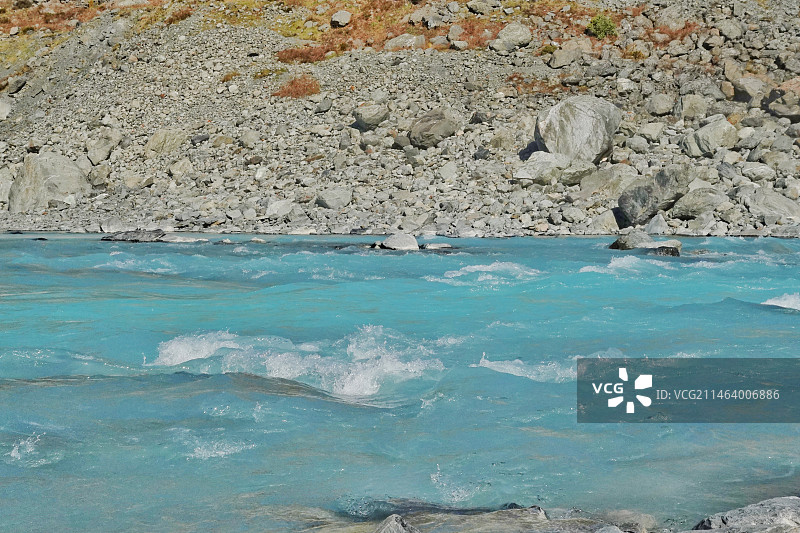 新西兰 塔斯曼河 河水奔流图片素材