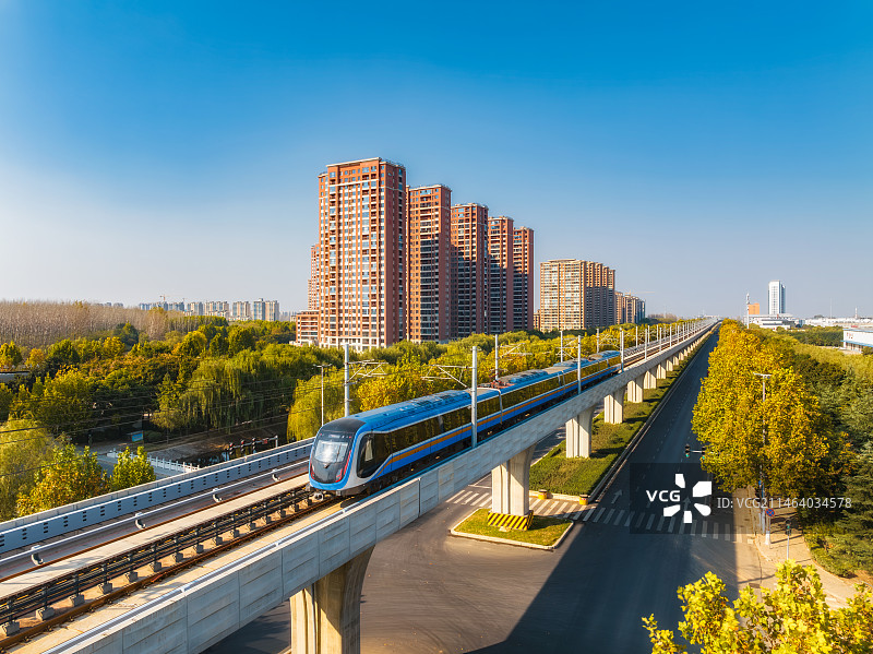 河南省郑州市许昌市郑州地铁（郑许线）秋季航拍图片素材