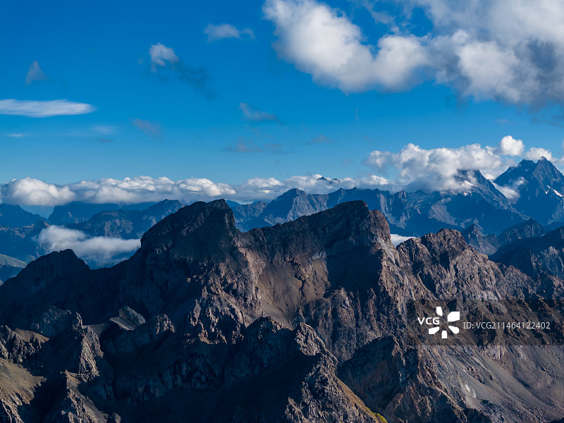航拍四川阿坝小金县大哇梁子垭口火焰峰图片素材