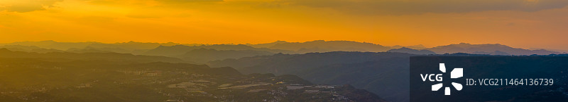 夕阳下的千里江山图图片素材