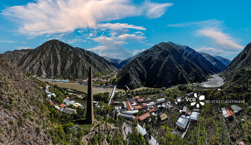 四川阿坝金川中国碉楼之王马尔邦关碉图片素材