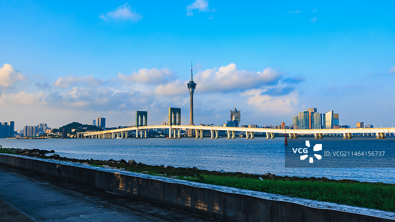珠海横琴看澳门塔 - 双城记图片素材