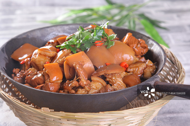 中餐美食-炖狗肉图片素材