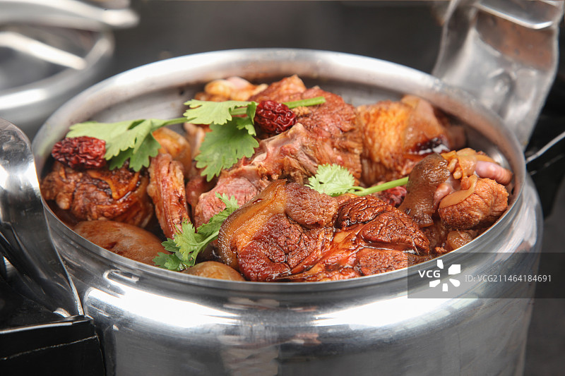 中餐美食-炖狗肉图片素材