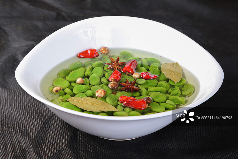 中餐美食-油淋蚕豆图片素材