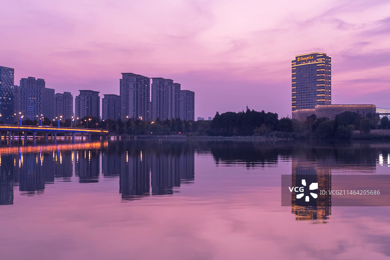 扬州明月湖夜景图片素材
