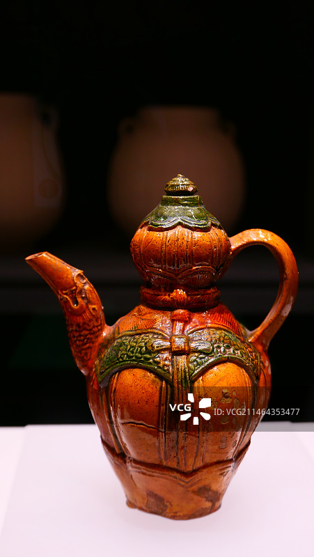 淄博博物馆馆藏金代三彩葫芦执壶图片素材