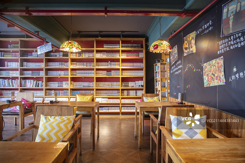 书店环境书架阅读空间图书馆图片素材