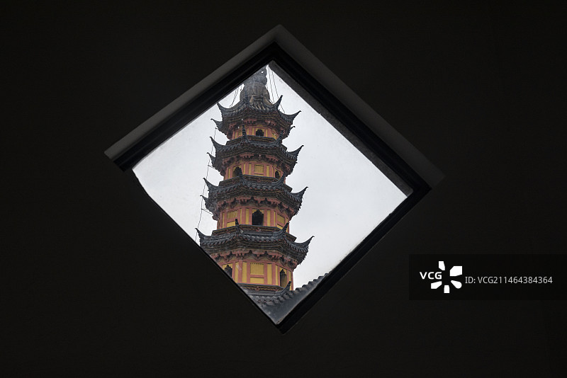 窗外的双塔，图片素材