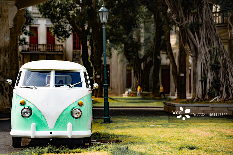 广东江门著名侨乡旅游景点赤坎古镇的骑楼复古情怀西式建筑图片素材