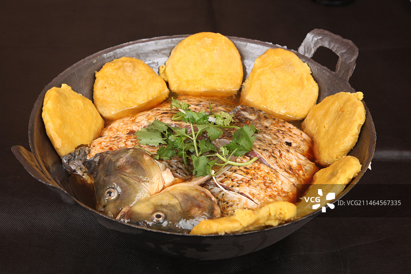 中餐美食-铁锅炖鱼图片素材