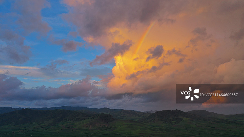 彩虹草原 内蒙古科尔沁右翼前旗德佰斯黑羊山图片素材