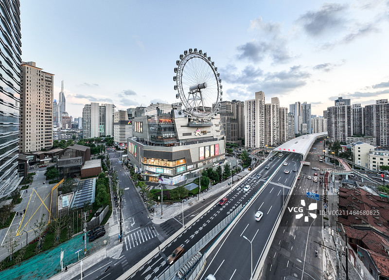 上海商业地产静安区大悦城摩天轮北横通道航拍全景图片素材