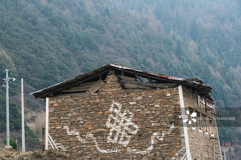 高原上的砖房建筑图片素材