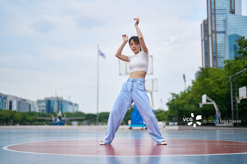 韩国街舞表演者图片素材