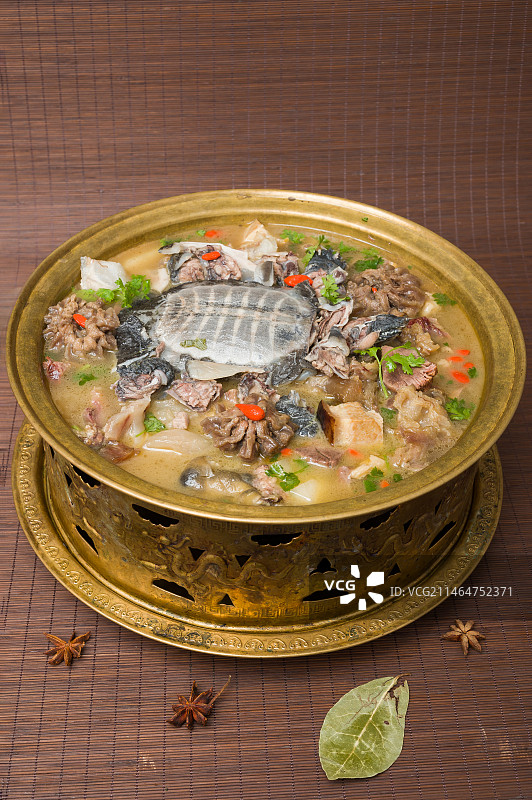 中餐美食-甲鱼炖牛鞭图片素材