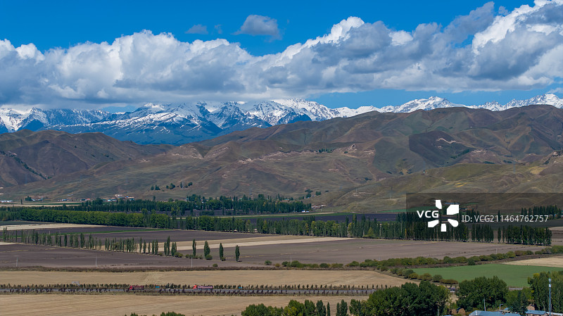大美新疆独库公路伊犁唐布拉百里画廊秋季自然风光图片素材