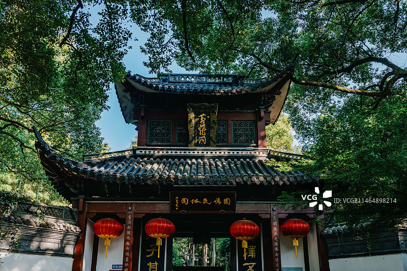 宝石山风光-黄龙洞图片素材