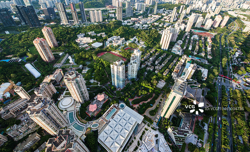 中国深圳南山区日落时分的高端住宅区图片素材