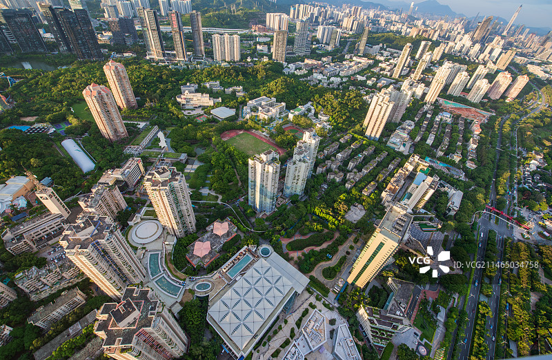 中国深圳南山区日落时分的高端住宅区图片素材