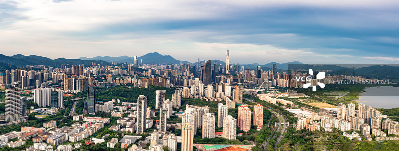 中国深圳南山区日落时分的高端住宅区图片素材