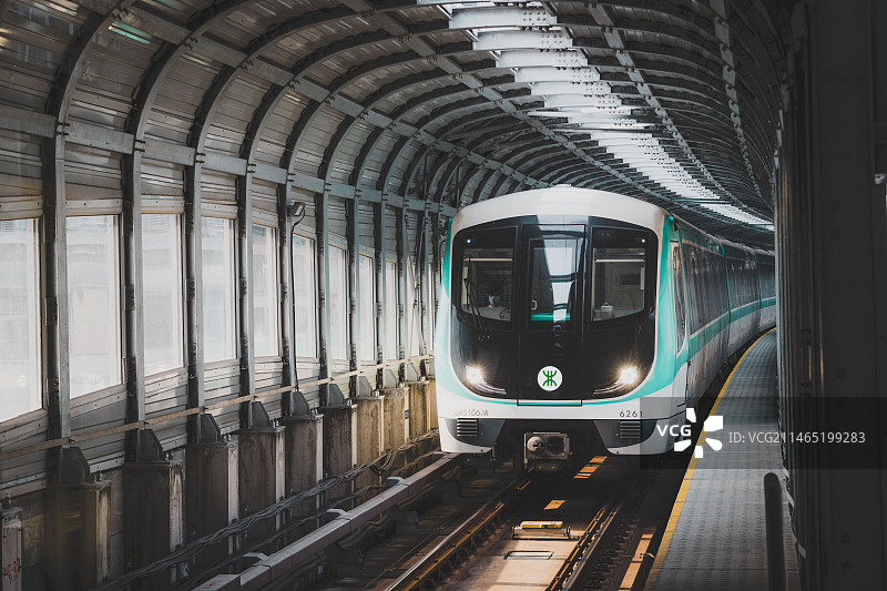 深圳地铁六号线列车图片素材