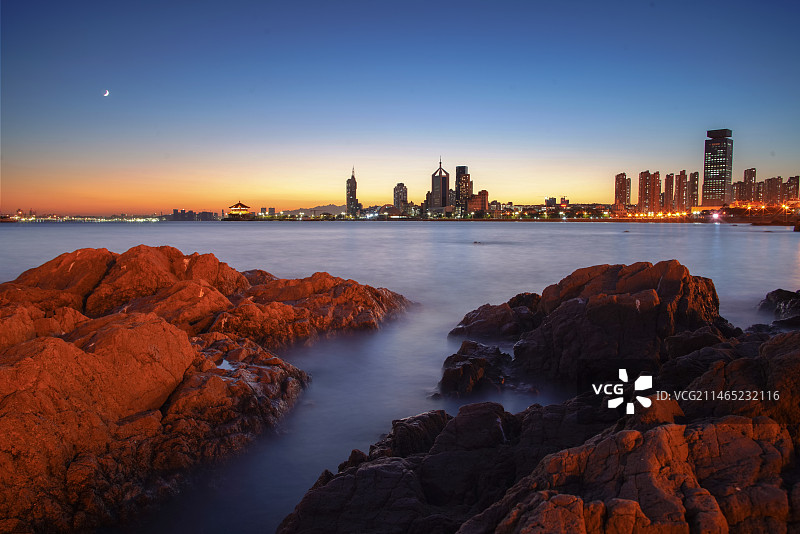 栈桥湾畔夜色图片素材