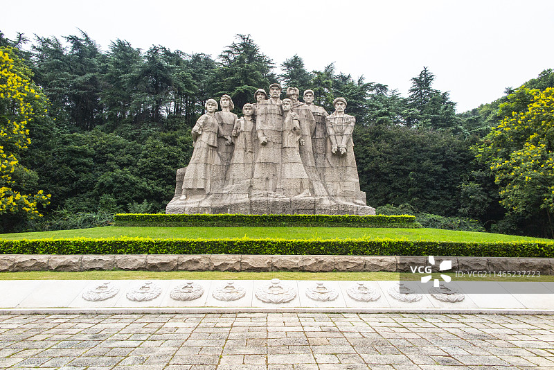 中国南京雨花台烈士陵园，烈士群雕像图片素材