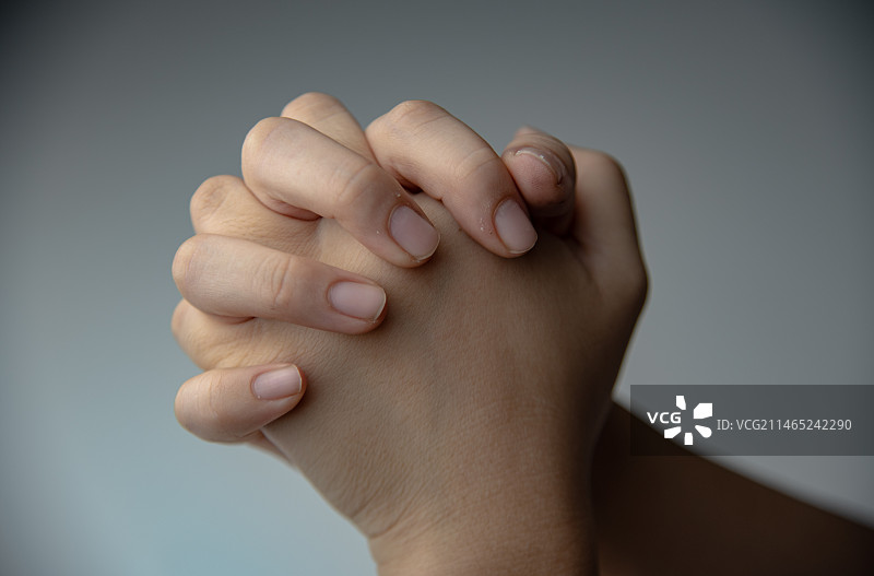 白色背景的手做各种手势拳头、握手力量图片素材