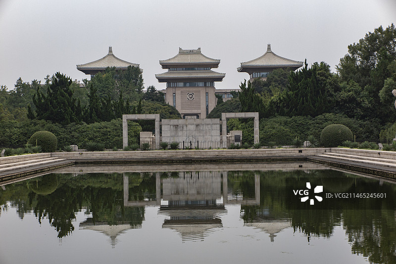南京雨花台革命烈士纪念馆，纪念桥、国歌墙、国际歌墙，建筑图片素材